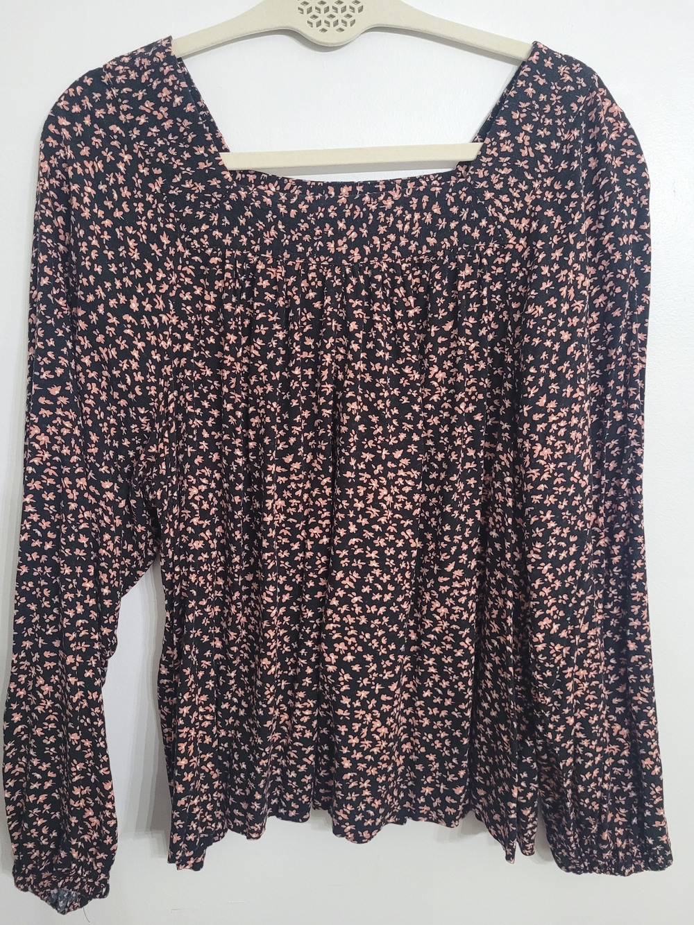 Universal Thread Womens Medium Color Black/Pink Square Neck Long Sleeve Blouse